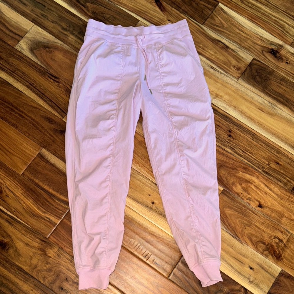 Lululemon 25” joggers-lined, size 8, pink-excellent condition